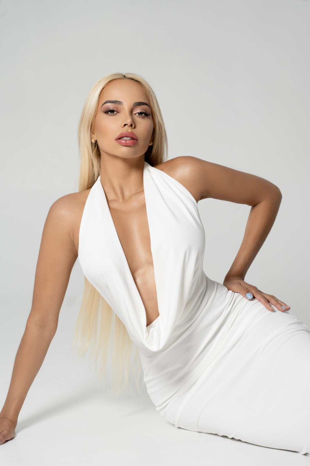 Inessa Фото 2 - Рост: 178 см, Возраст: 25 лет, Вес: 54 кг, Цвет волос: каштановый, Размер груди: 3, Цена: 231 000 ₸